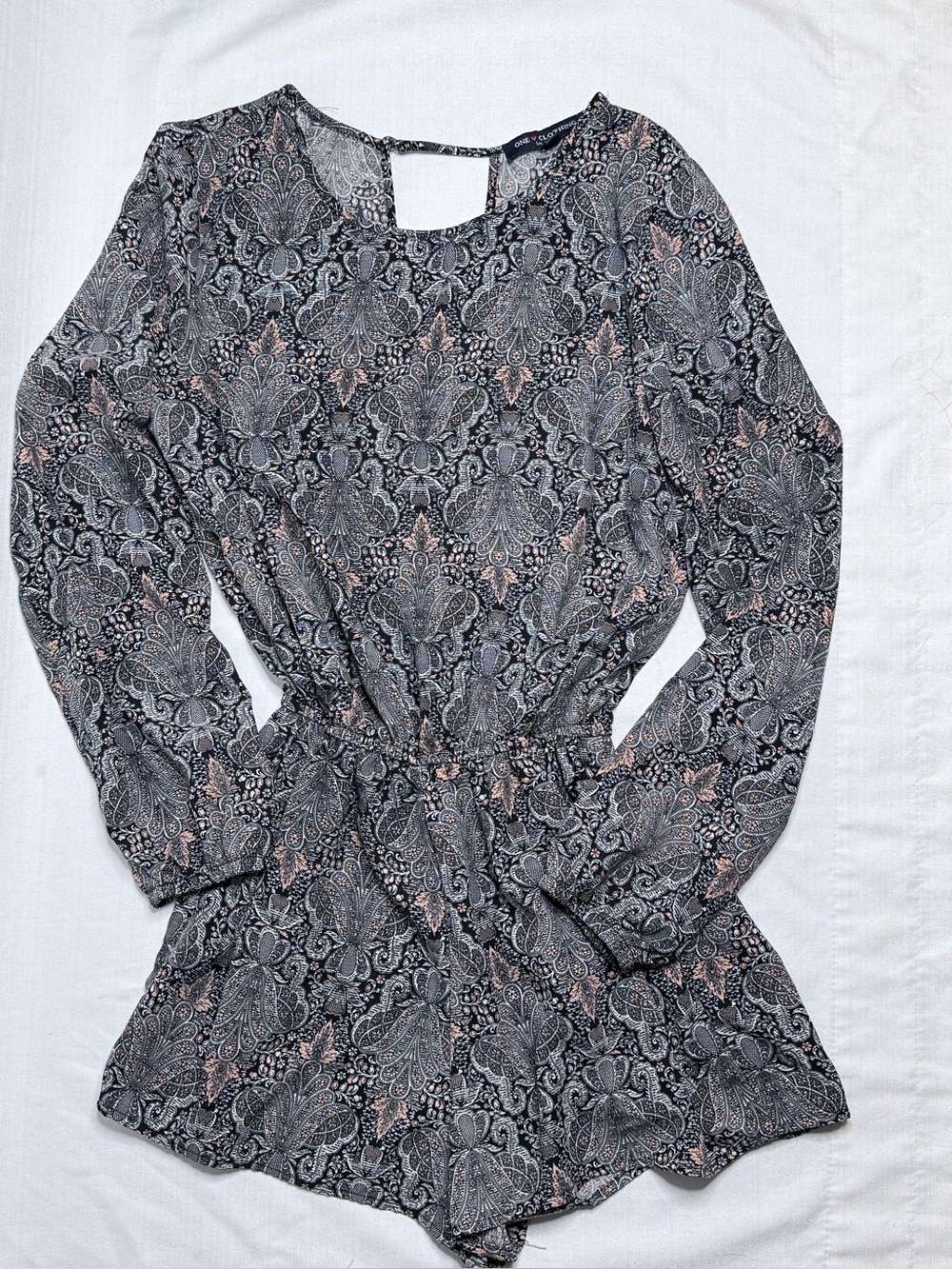 One Clothing Womenns Jumpsuit  Gray-blue Paisley Romper Shorts. size: S